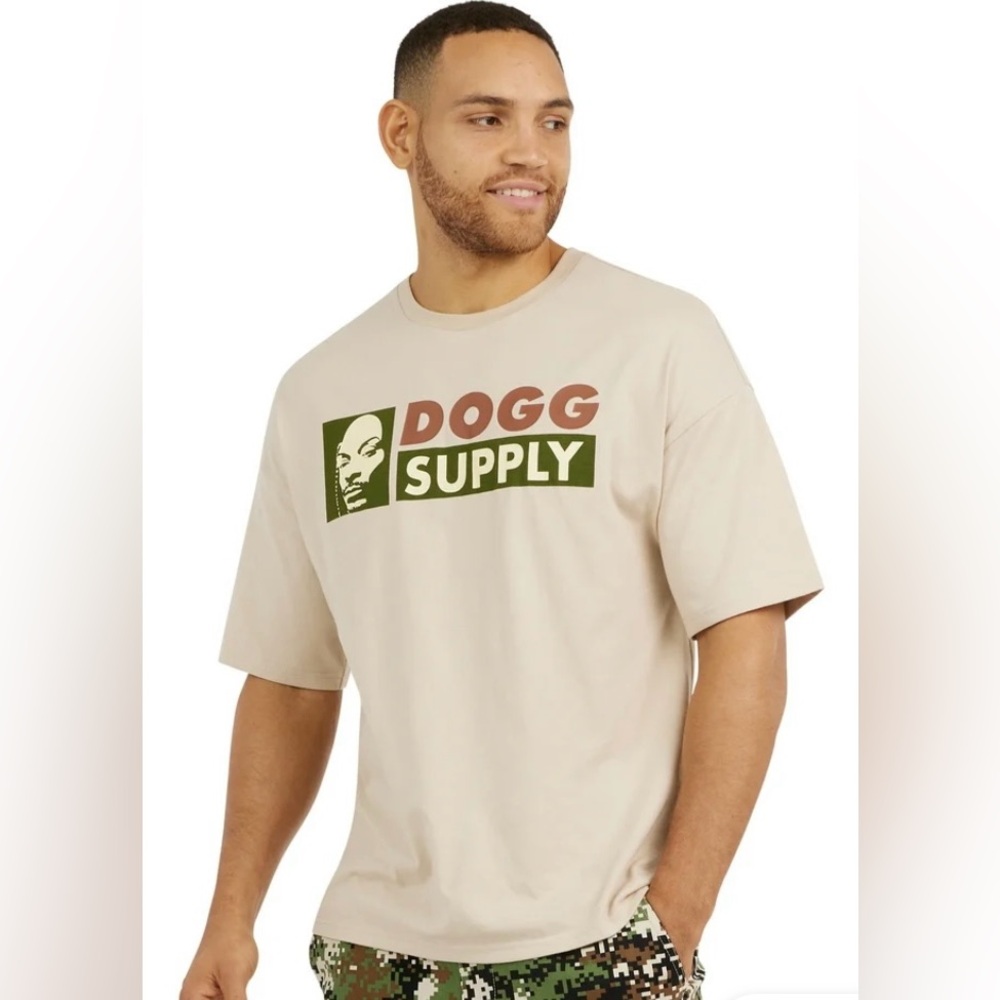 🔴 3/$12 Snoop Dogg Men’s T-shirt! NWT! Size Large.